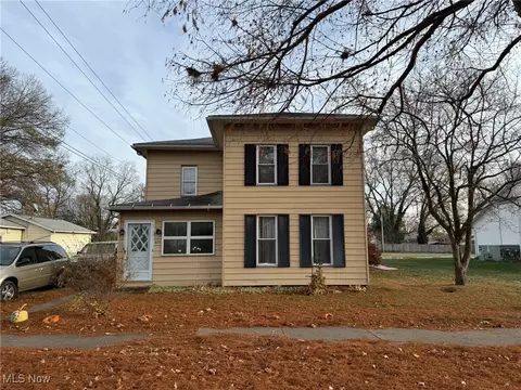 428 E 3rd St, Dover, OH 44622