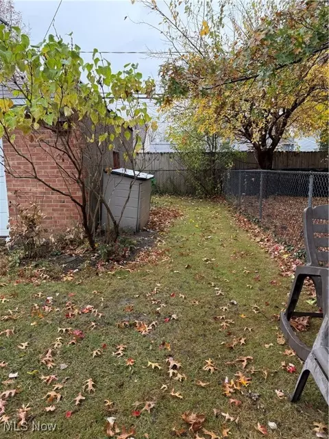Exterior - 295 E 250th St, Euclid, OH 44132 photo 2 of 2