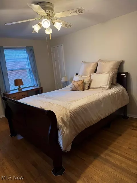 Bedroom - 295 E 250th St, Euclid, OH 44132 photo 3 of 6