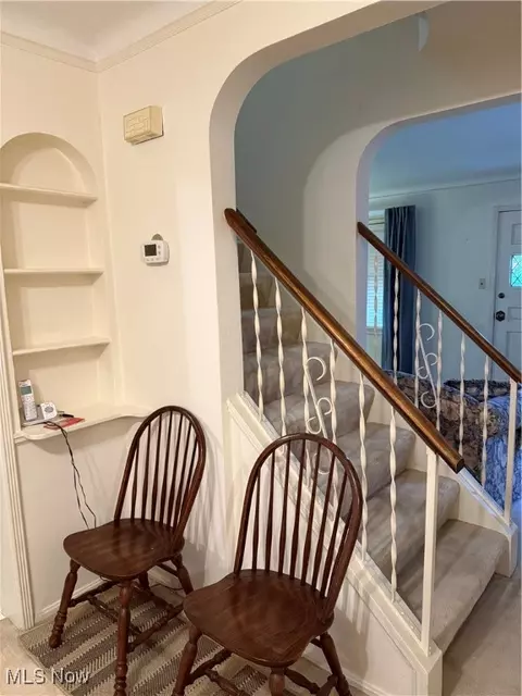 Entry Way - 295 E 250th St, Euclid, OH 44132 photo 1 of 5