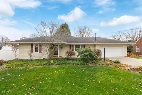 8400 Milmont St NW, Massillon, OH 44646