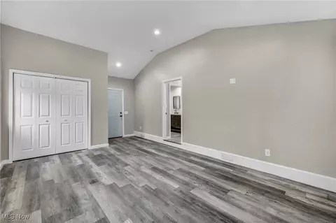 Entry Way - 3242 Eagle Ave, Lorain, OH 44055 photo 4 of 5