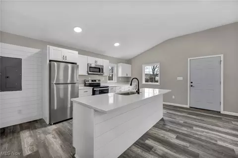 Kitchen - 3242 Eagle Ave, Lorain, OH 44055 photo 1 of 3