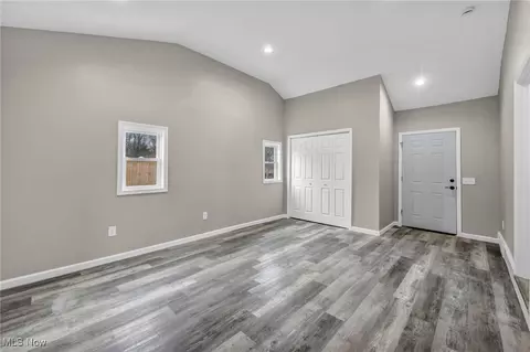 Entry Way - 3242 Eagle Ave, Lorain, OH 44055 photo 5 of 5