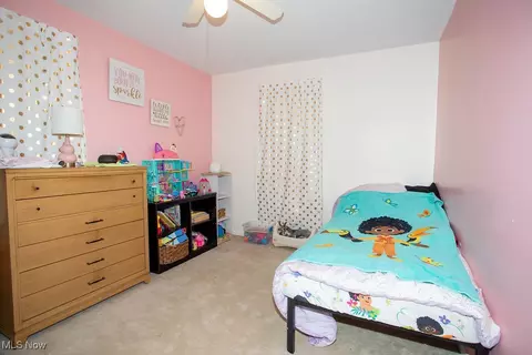 Bedroom - 125 Ridgeway St, Struthers, OH 44471 photo 3 of 6