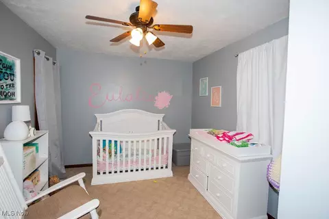 Bedroom - 125 Ridgeway St, Struthers, OH 44471 photo 2 of 6