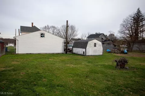 Exterior - 125 Ridgeway St, Struthers, OH 44471 photo 3 of 4