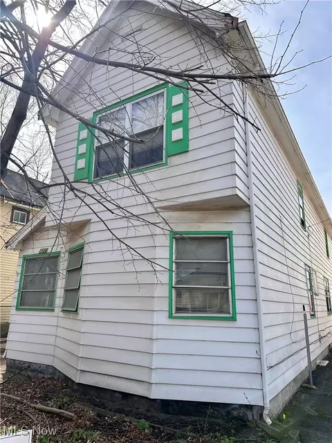 1134 E 60th St, Cleveland, OH 44103