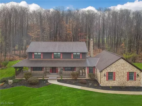 8897 Lake In The Woods Trl, Chagrin Falls, OH 44023