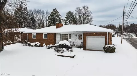 1911 43rd St, Parkersburg, WV 26104