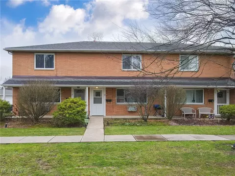 2470 Warren Pkwy #12, Twinsburg, OH 44087