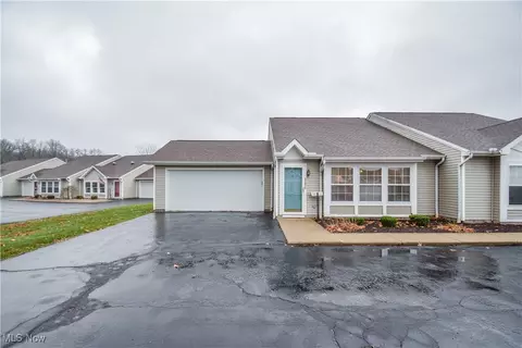 3267 Pheasant Run #D, Cortland, OH 44410