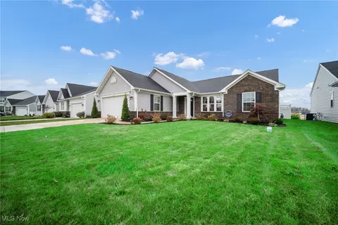 2072 Canterbury Dr, Willoughby, OH 44094