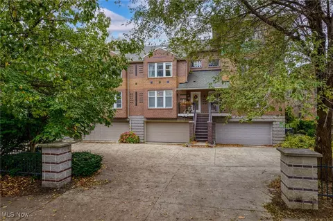 3102 Clinton Ave, Cleveland, OH 44113