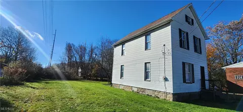 417 Hall St NW, Warren, OH 44483