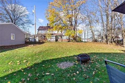 Exterior - 27 Helena Dr, Struthers, OH 44471 photo 7 of 8