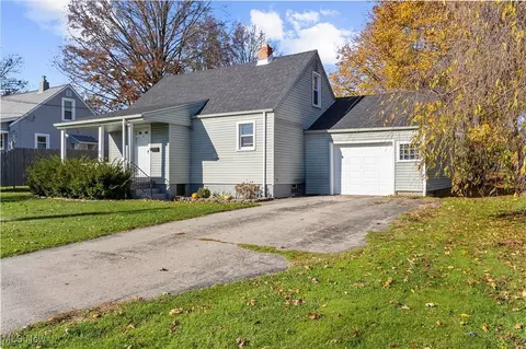 Exterior - 27 Helena Dr, Struthers, OH 44471 photo 3 of 8