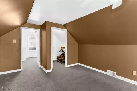 Bedroom - 27 Helena Dr, Struthers, OH 44471 photo 3 of 3