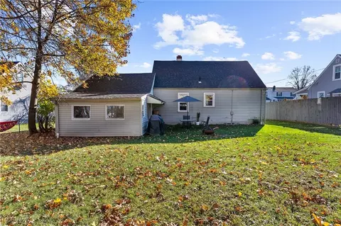 Exterior - 27 Helena Dr, Struthers, OH 44471 photo 5 of 8