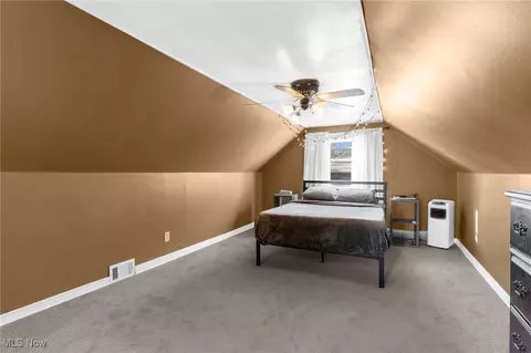 Bedroom - 27 Helena Dr, Struthers, OH 44471 photo 2 of 3