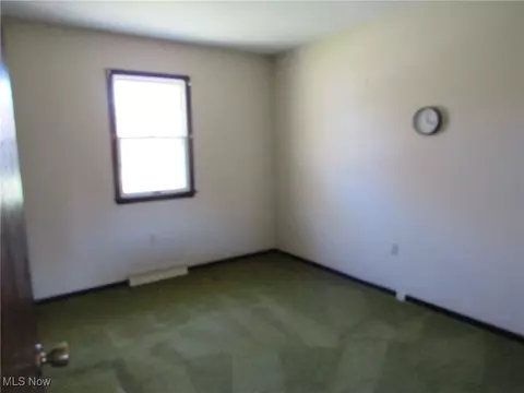 Bedroom - 929 Westshore Dr, Ashtabula, OH 44004 photo 1 of 4