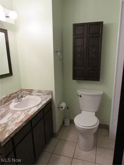 Bath - 929 Westshore Dr, Ashtabula, OH 44004 photo 1 of 3
