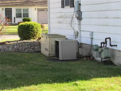 Exterior - 929 Westshore Dr, Ashtabula, OH 44004 photo 4 of 5