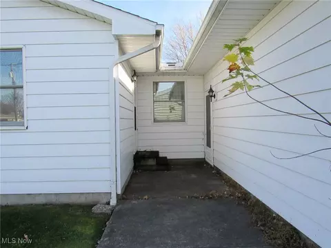Exterior - 929 Westshore Dr, Ashtabula, OH 44004 photo 5 of 5