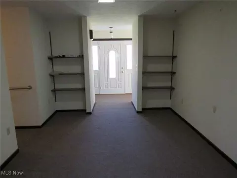 Living - 929 Westshore Dr, Ashtabula, OH 44004 photo 5 of 6