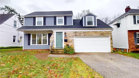 5252 Spencer Rd, Lyndhurst, OH 44124