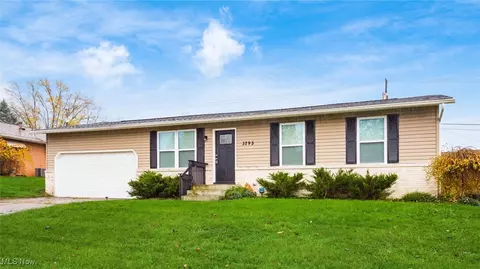 3295 Fairway Ln, Zanesville, OH 43701