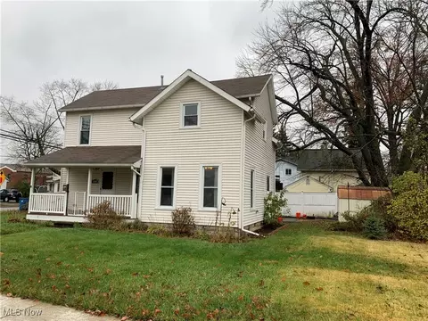 1000 Chestnut St, Grafton, OH 44044