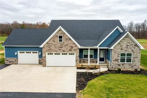 7990 Baumhart Rd, Amherst, OH 44001