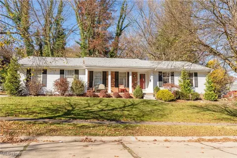 790 Lafayette Dr, Akron, OH 44303