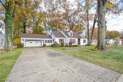 750 Crestview Dr, Boardman, OH 44512