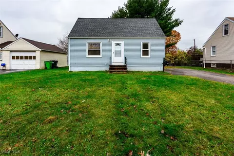 123 Tudor Ave, Bedford, OH 44146