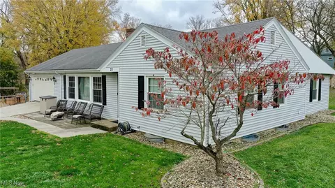 28 Elm St, Norwalk, OH 44857 photo 4