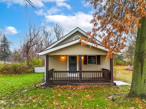 3885 Stow Rd, Stow, OH 44224