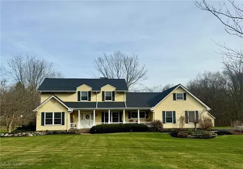16275 Lucky Bell Ln, Newbury, OH 44065