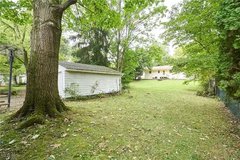 646 Cliffside Dr, Akron, OH 44313 photo 5