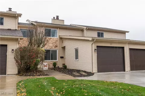 165 Deepwood Dr, Wadsworth, OH 44281