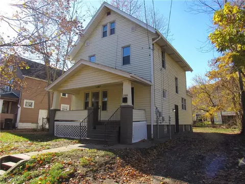 1918 2nd St SW, Akron, OH 44314