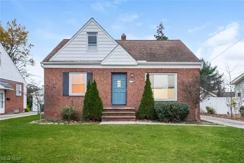 1225 Washington Blvd, Mayfield Heights, OH 44124