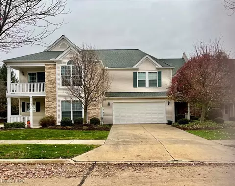 5637 S Greenway Ct #A, Highland Heights, OH 44143