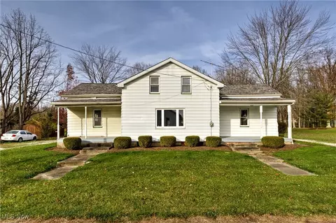 2076 Kinsman Rd NW, North Bloomfield, OH 44450
