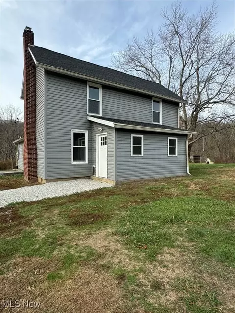 5155 Center Rd, Philo, OH 43771
