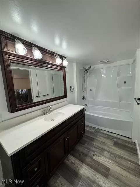 Bath - 5155 Center Rd, Philo, OH 43771 photo 1 of 4
