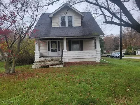 3398 Columbia Rd, Westlake, OH 44145