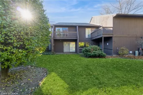 3725 Mayfield Rd, Cleveland Heights, OH 44121