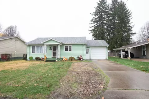 442 2nd Dr NE, New Philadelphia, OH 44663
